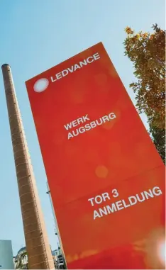  ?? Foto: ?? Erst haben die Ledvance-Schilder die Osram-Tafeln in der Berliner-Allee abgelöst. Schon bald werden auch sie nicht mehr gebraucht.