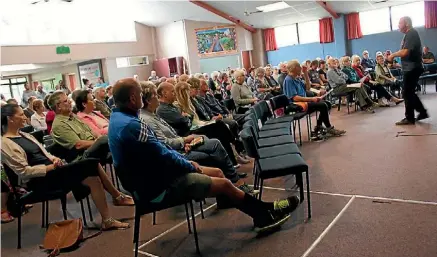  ?? KATRINA TANIRAU ?? About 150 people turned up at a meeting in Te Aroha to discuss escalating crime.