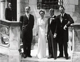  ??  ?? The Duke of Windsor and Wallis Simpson on their wedding day at Château de Candé in 1937