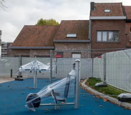  ?? FOTO'S JORIS HERREGODS ?? Gedaan met spelen in de Meetjeslan­dstraat. “De stad straft er de hele buurt mee.”