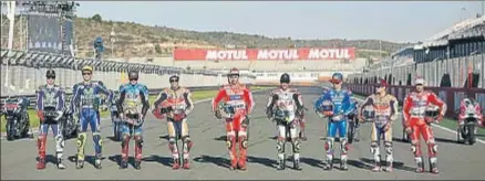  ?? MANUEL BRUQUE / EFE ?? Los 9 ganadores del 2016: Lorenzo, Rossi, Miller, Márquez, Iannone, Crutchlow, Viñales, Pedrosa y Dovi