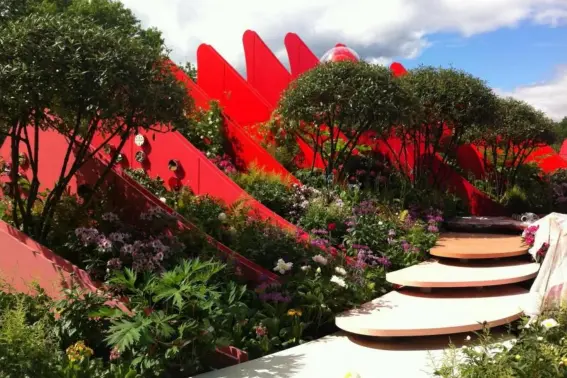  ??  ?? Panda-tastic: the Silk Road garden set out to bring Sichuan flora to the Chelsea Flower Show