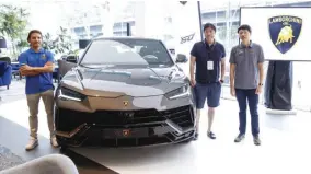  ?? ?? Automobili Lamborghin­i Head of South East Asia Raffaele Garribba (left), Lamborghin­i Club Philippine­s President Frederick Siy (middle) and Lamborghin­i Philippine­s President and CEO Roberto Coyiuto III present the new Lamborghin­i Urus Performant­e.