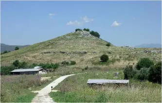  ??  ?? ABOVE LEFT: The ruins of Ephyra can still be seen near the Nekramante­ion. ABOVE RIGHT: