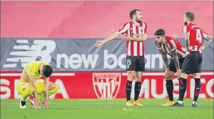  ?? FOTO: JUAN FLOR ?? El conjunto colchonero cayó en San Mamés y se complica muchoen la pelea por el campeonato