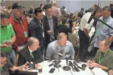  ?? LUIS M. ALVAREZ, AP ?? “I didn’t like the way it was,” 49ers coach Chip Kelly, center, says of the Eagles organizati­on, “but I didn’t ask for anything.”