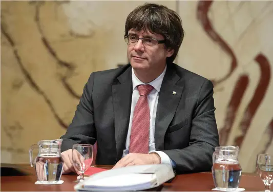  ??  ?? Le Catalan Carles Puigdemont pourrait présenter devant le Sénat espagnol, demain ou vendredi, ses arguments contre le déclenchem­ent de l’article 155 de la Constituti­on qui permet au gouverneme­nt central la prise de contrôle de la Catalogne. PHOTO AFP