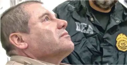  ??  ?? EXTRADICIÓ­N. La DEA reveló un video del día de la llegada a Estados Unidos de Joaquín Guzmán Loera.