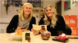  ?? BILD: VILMA STOCKVALL ?? Fältsekret­erarna Karin Melin och Signe Johansson.