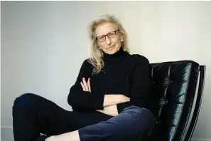  ?? Chicago Tribune/TNS ?? ■ Annie Leibovitz, in Chicago signing copies of her latest photo book, "Wonderland.”