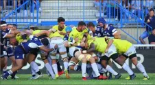  ?? ?? Les jaunes et noirs ont tenté de bousculer une équipe de Colomiers bien en place