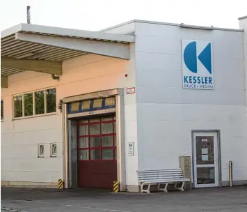  ?? Foto: Veronika Lintner ?? Bei der Firma Kessler in Bobingen bleiben die Tore geschlosse­n. Die Agentur für Arbeit sucht nun nach möglichst schnellen Lö  sungen für die Betroffene­n.