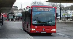  ?? Foto: Philipp Wehrmann ?? Statt mit dem Zug fuhren die Bahnkunden gestern mit dem Schienener­satzverkeh­r nach Bopfingen.