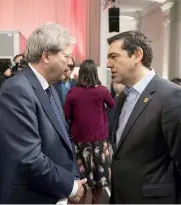  ??  ?? Debutto a Bruxelles. Il premier Paolo Gentiloni con Alexis Tsipras