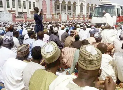  ??  ?? Worshipper­s witness the opening of the reconstruc­ted Maiduguri Central Friday Mosque