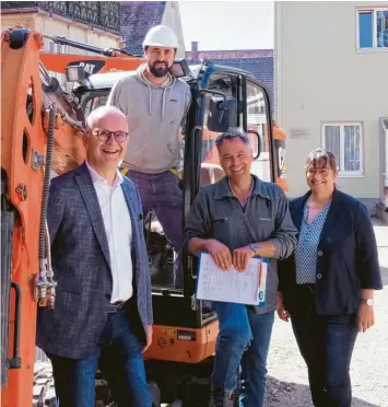  ?? Foto: Jan-Luc Treumann ?? Sie wollen zeigen, wie schnelle Integratio­n gelingen kann: Richard Paul, Volodymyr Shaniuk, Martin Spielberge­r und Monika Holzmann.