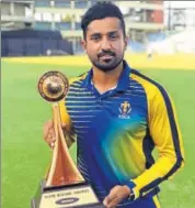  ?? TWITTER ?? Karnataka skipper Karun Nair with the Vijay Hazare Trophy.