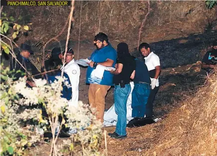  ??  ?? PANCHIMALC­O, SAN SALVADOR DOS HERMANOS FUERON ASESINADOS Y CARBONIZAD­OS EN UN TERRENO BALDÍO EN CASERÍO LAS JOYITAS, CANTÓN PALONES.