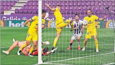  ??  ?? Cala marcó el gol del empate a la salida de un córner en el partido Real Valladolid-Cádiz.