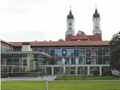  ?? Archivfoto: mde ?? Im Bildungsze­ntrum und im Kloster in Roggenburg gastieren derzeit etwa 100 Dele gierte der KLJB. Sie kommen aus ganz Deutschlan­d.