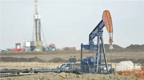  ?? IAN KUCERAK / EDMONTON SUN FILES ?? Canadian companies are forecast to drill 4,664 wells in 2017, a 31 per cent improvemen­t over 2016 but still a 58 per cent drop over 2014, when crude oil prices began to dip.