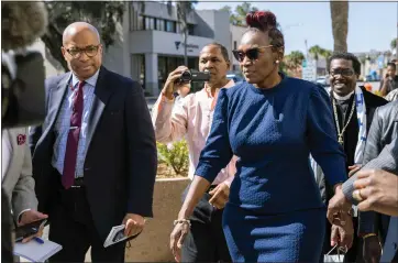  ?? DUSTIN CHAMBERS — THE NEW YORK TIMES ?? Wanda Cooper Jones, the mother of Ahmaud Arbery, leaves the courthouse after a jury determined on Tuesday that the three White Georgia men who murdered her son violated a federal hate-crime statute.