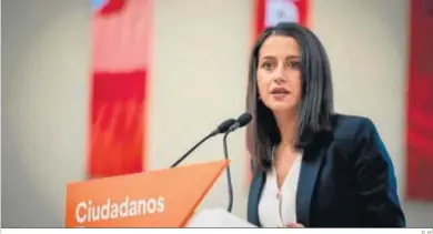  ?? G. H. ?? La presidenta de Cs, Inés Arrimadas, apoya los cuatro años de mandato de Luis Salvador como ha insistido Juan Marín.