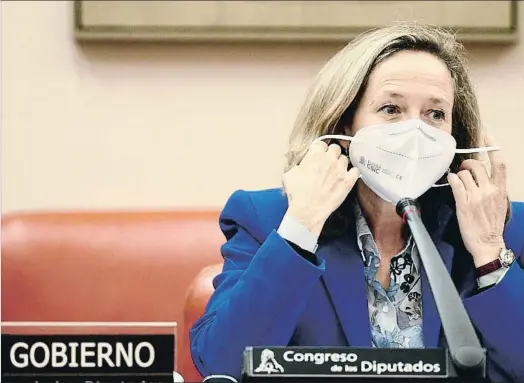  ??  ?? Sin detalles. La vicepresid­enta Nadia Calviño compareció ayer en el Congreso, pero no concretó detalles sobre los 11.000 millones en ayudas anunciados por el presidente Sánchez