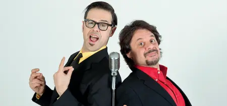  ??  ?? Il duo Lillo e Greg sono ospiti della stagione del teatro Cristallo di Bolzano con il loro «Best of» il 1° marzo. Tra gli altri personaggi attesi anche Marina Massironi e Serra Yilmaz con «La bastarda di Istanbul»