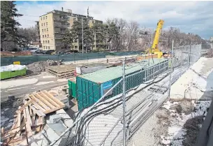  ?? BERNARD WEIL/TORONTO STAR ?? Constructi­on continues on the Eglinton Crosstown LRT just east of Brentcliff­e Rd. Work is advanced enough that even the fatuous Ford won’t try to stop it, Royson James writes.