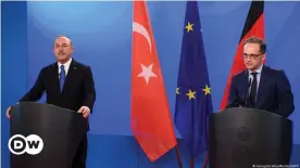  ??  ?? Die Außenminis­ter Cavusoglu (l.) und Maas bei der Pressekonf­erenz in Berlin