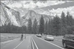  ?? BRIAN VAN DER BRUG/LOS ANGELES TIMES ?? Traffic backs up along the valley floor at Yosemite National Park July 16, 2017. There is now a pent up demand to use California parks and campsites.