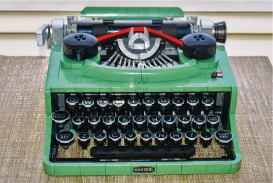  ?? RENÉE GRAHAM ?? The Lego typewriter that spawned our columnist’s appreciati­on for the tiny toy building blocks.