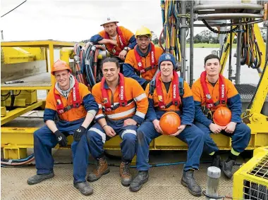  ?? CHRISTEL YARDLEY/STUFF ?? When asked who wanted to give up, one trainee diver said yes and the others got on board. From left rear are Floyd Carter and Jesse Owen. From left front are Tony Cleaver, Malachi Smiler-Tangiiau, River Austin and Ryan Mcrae.