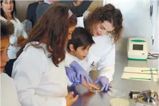  ??  ?? Laboratóri­o Aberto de Biologia e Saúde funciona na Quinta da Gruta