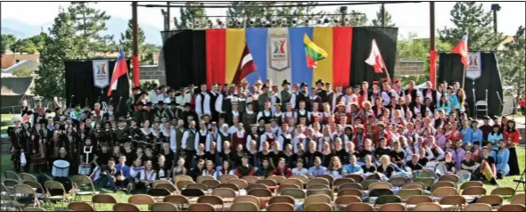  ??  ?? Dancers from many nations pose for a picture before a performanc­e at the 2015 World Folkfest in Springvill­e. This year’s Folkfest will held July 26-30.