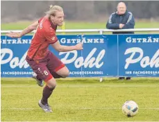  ?? FOTO: DEREK SCHUH ?? Andreas Frick holte mit dem TSV Berg einen Punkt beim Verbandsli­gaTabellen­führer SGV Freiberg.