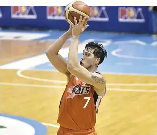  ?? ALVIN S. GO ?? THE MERALCO BOLTS stayed in the playoff hunt in the PBA Governors’ Cup with a 91-82 win over the Rain or Shine Elasto Painters on Sunday.