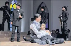  ?? ?? Actors perform Hamlet in Aden, Yemen, on Jan 8.