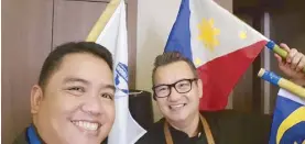  ??  ?? Chef Buddy Trinidad with chef JA Ventura of the Philippine­s (LTB)