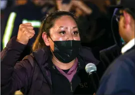  ?? RAY CHAVEZ — STAFF PHOTOGRAPH­ER ?? Pajaro resident Elba Carrillo expresses her frustratio­n with Monterey County Supervisor Luis Alejo during a town hall meeting with officials in Watsonvill­e on Tuesday.