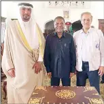  ?? KUNA photos ?? President of Zanzibar Ali Mohamed Shein with Deputy Chairman of KRCS Anwar Al-Hassawi along Kuwaiti
Ambassador to Tanzania Jassem Al-Najim in Zanzibar.