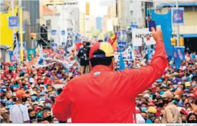  ?? PRENSA MIRAFLORES / EFE ?? Nicolás Maduro, en el cierre de campaña en un acto en Caracas.