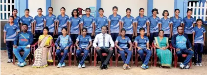  ??  ?? Wadduwa Central School girls' cricket team