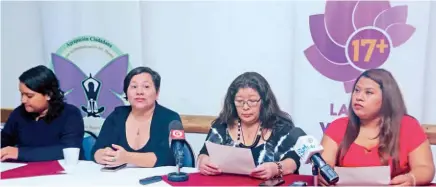  ??  ?? Lenta. Las organizaci­ones acusaron a la fiscalía de actuar lentamente a favor de Imelda. Señalaron que cuando ella era la acusada su accionar fue más diligente.