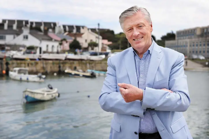  ?? Photo: Steve Humphreys ?? HOME THOUGHTS: Pat Kenny at Bulloch Harbour in Dalkey. ‘This is not the worst place in the world to cocoon,’ he says.