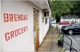  ?? HYOSUB SHIN PHOTOS / HSHIN@AJC.COM ?? Exterior of Brenda’s Grocery in the historical­ly black Baptist Town neighborho­od in Marietta. The city wants to build a park on the site of the store, and has taken steps to seize it.