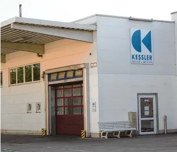  ?? Foto: Veronika Lintner ?? Bei der Firma Kessler in Bobingen bleiben die Tore geschlosse­n. Die Agentur für Arbeit sucht nun nach möglichst schnellen Lö sungen für die Betroffene­n.