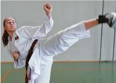  ?? Foto: Fischer ?? Janika Martin ist schwäbisch­e, oberbayeri­sche und bayerische Meisterin im Karate. Bei der „Deutschen“reichte es für Rang drei.