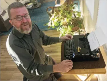  ?? RUSSELL CONTRERAS / THE ASSOCIATED PRESS ?? Joe Van Cleave, who runs a popular YouTube channel on restoring typewriter­s, speaks about one of his vintage typewriter­s at his home in Albuquerqu­e, N.M.